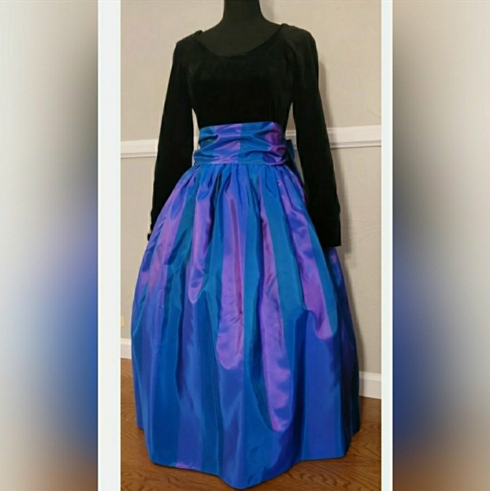 Vintage 90s Laura Ashley Dress Gown Size 6 Small Velvet Purple Blue Taffeta CL3